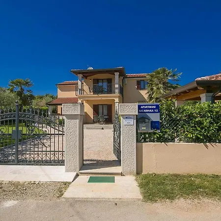 Holiday home Saladinka 2 *