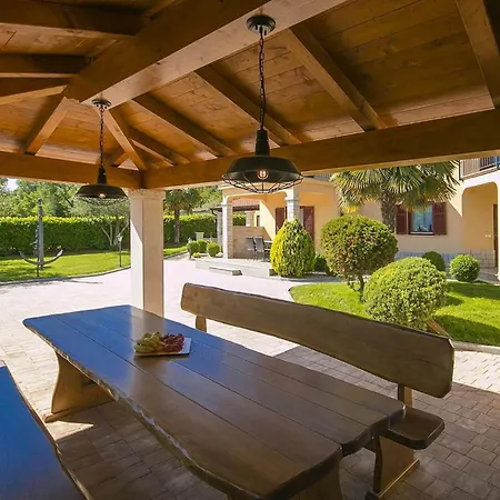 Saladinka 2 Holiday home