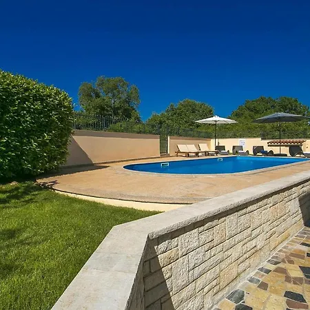 Saladinka 2 * Πόρετς