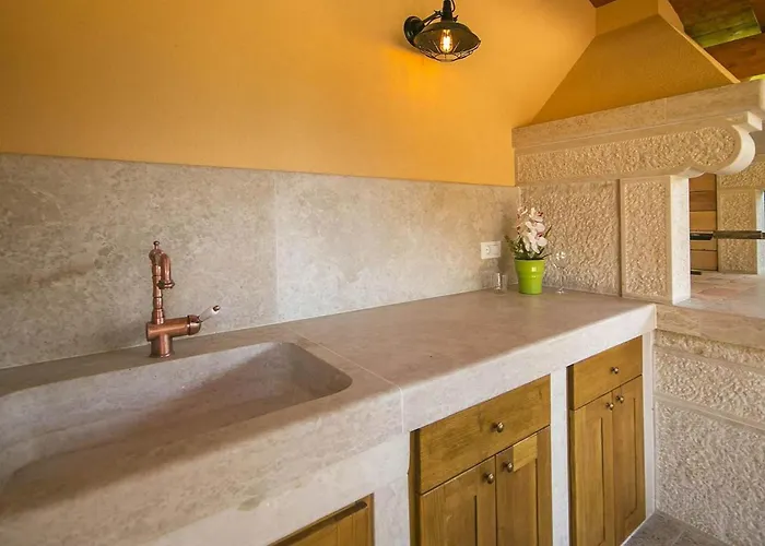 Saladinka 2 * Πόρετς