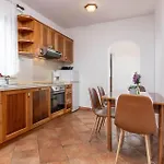 Saladinka 2 * Poreč